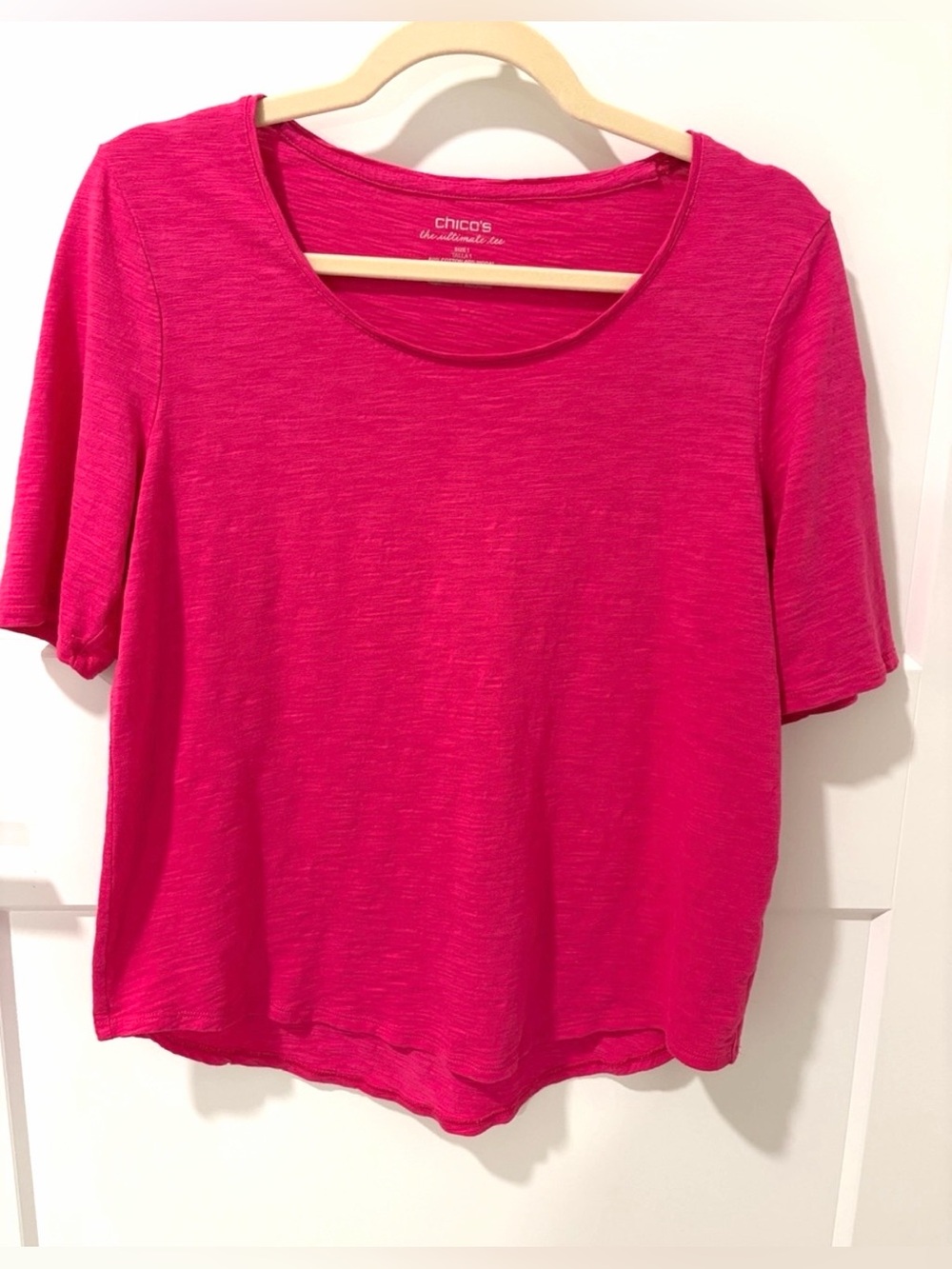 Chico’s Fuchsia Pink Short Sleeve Scoop Neck Top Size 1 (8)